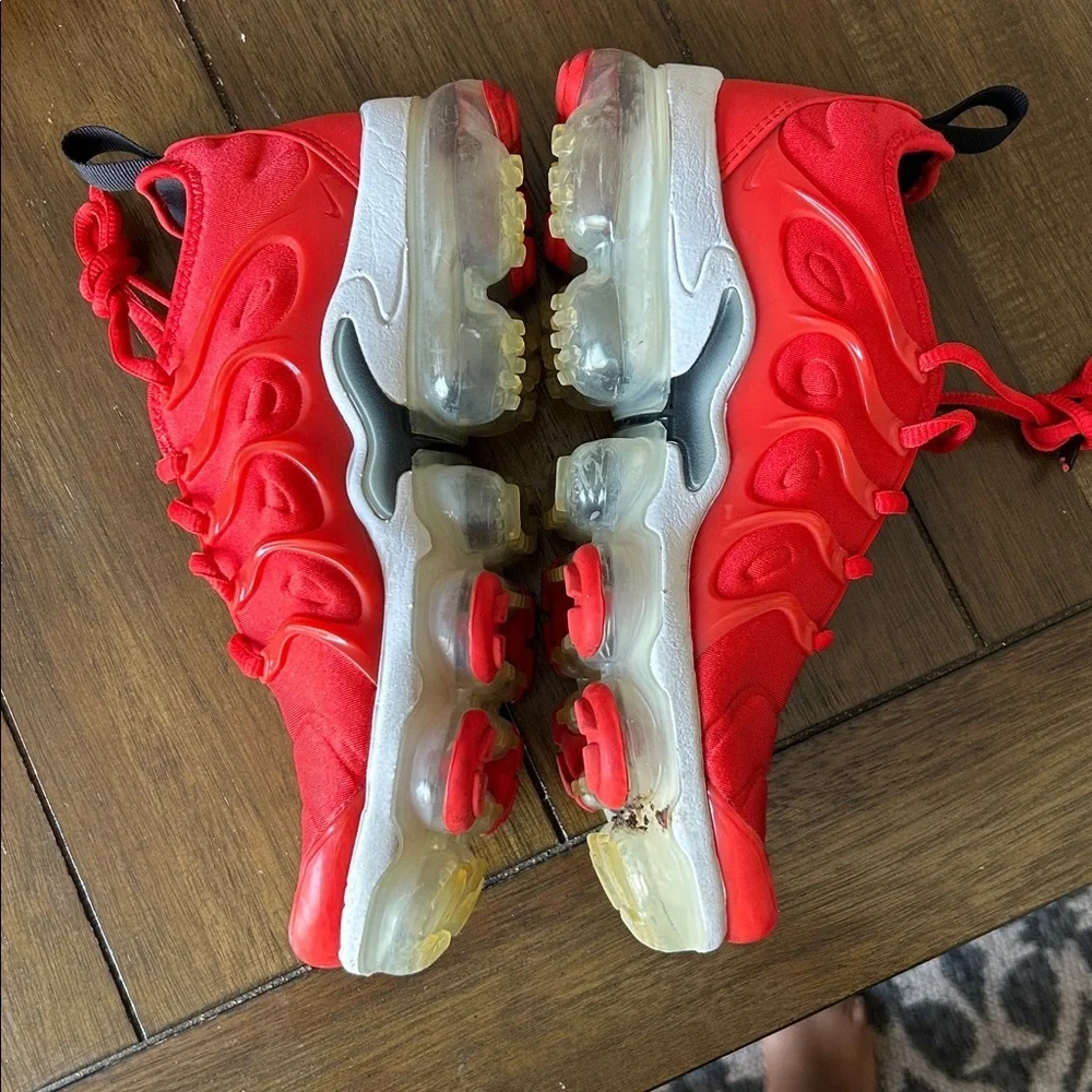 Nike Air VaporMax Plus 'Chile Red' women's size 6.5